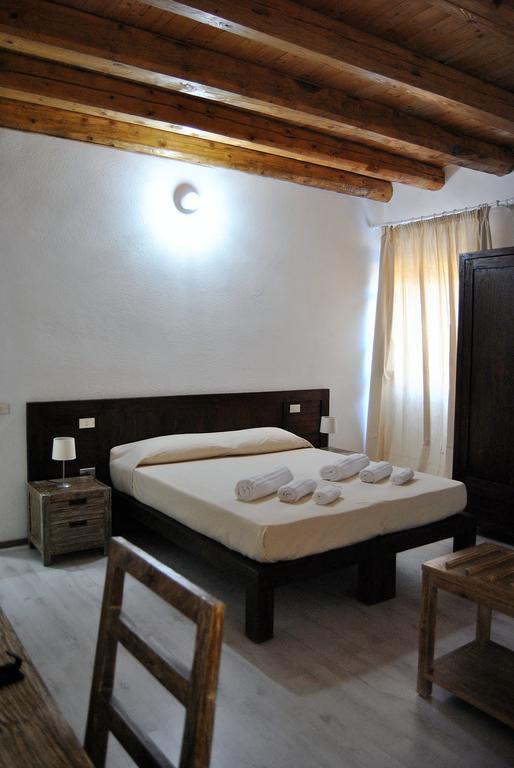 Abas Ristorante Pizzeria Affittacamere Ales Room photo